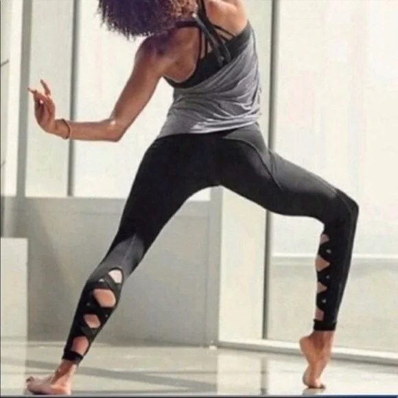 Athleta criss cross black leggings small - Picture 2 of 6